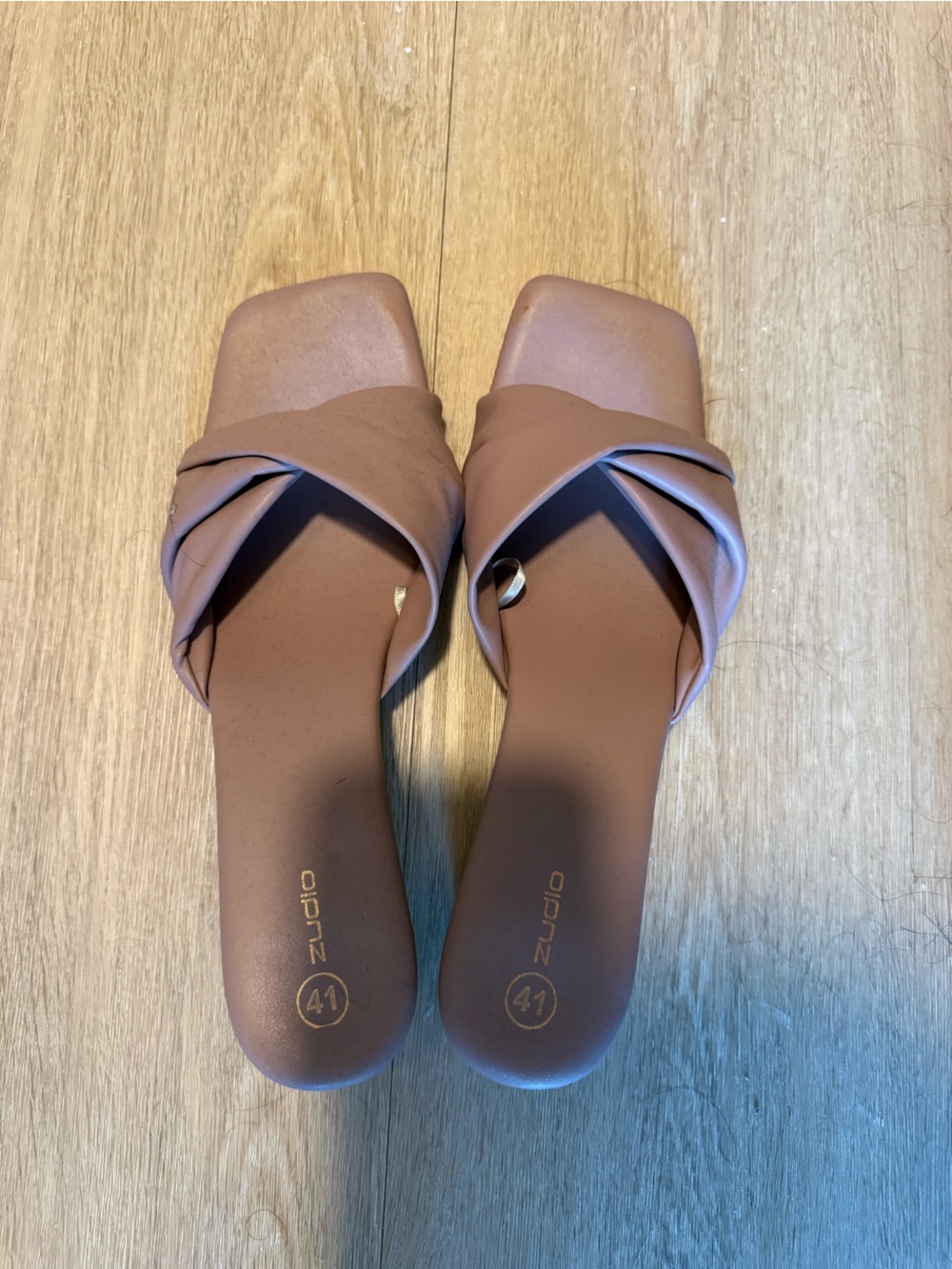 Zudio Women's Twist Slide Sandals in Mauve Brown